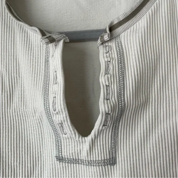Out From Under Ribbed Crop Tee - Picture 3 of 6